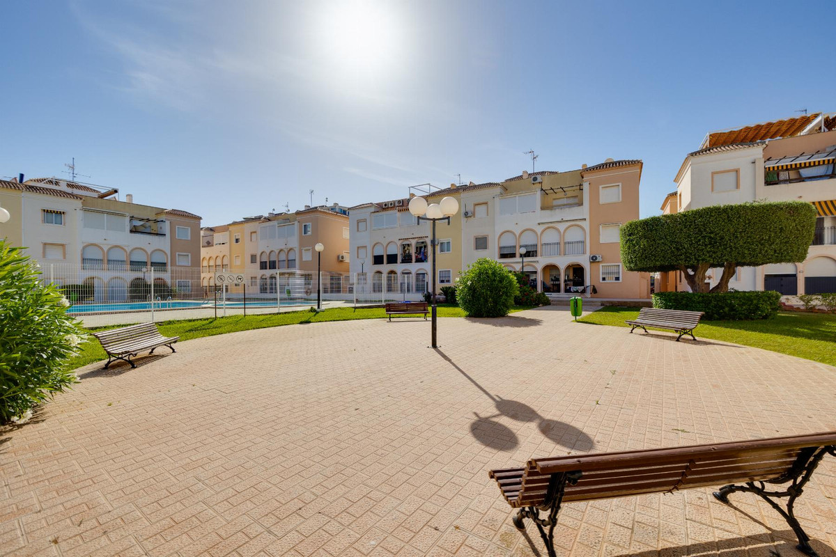 2 Bed Townhouse for sale in Torrevieja Costa Blanca, Alicante, Spain