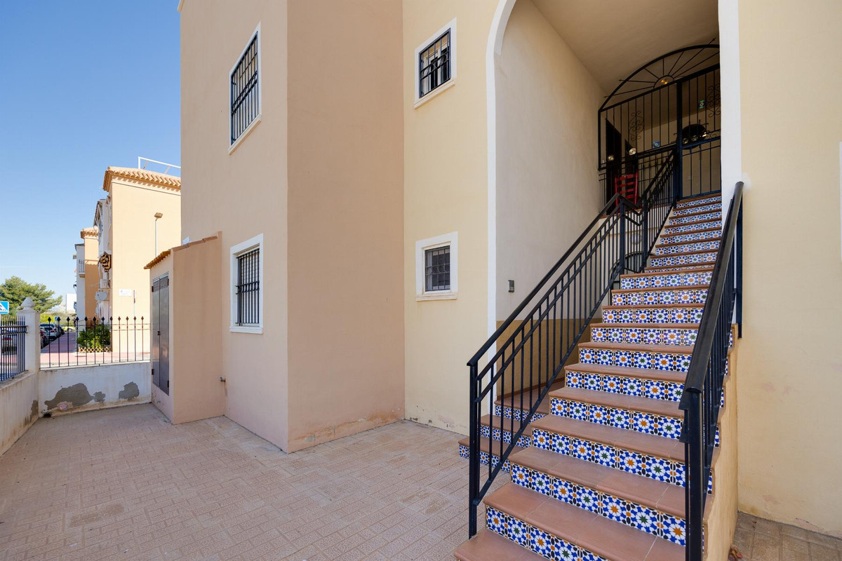 2 Bed Townhouse for sale in Torrevieja Costa Blanca, Alicante, Spain