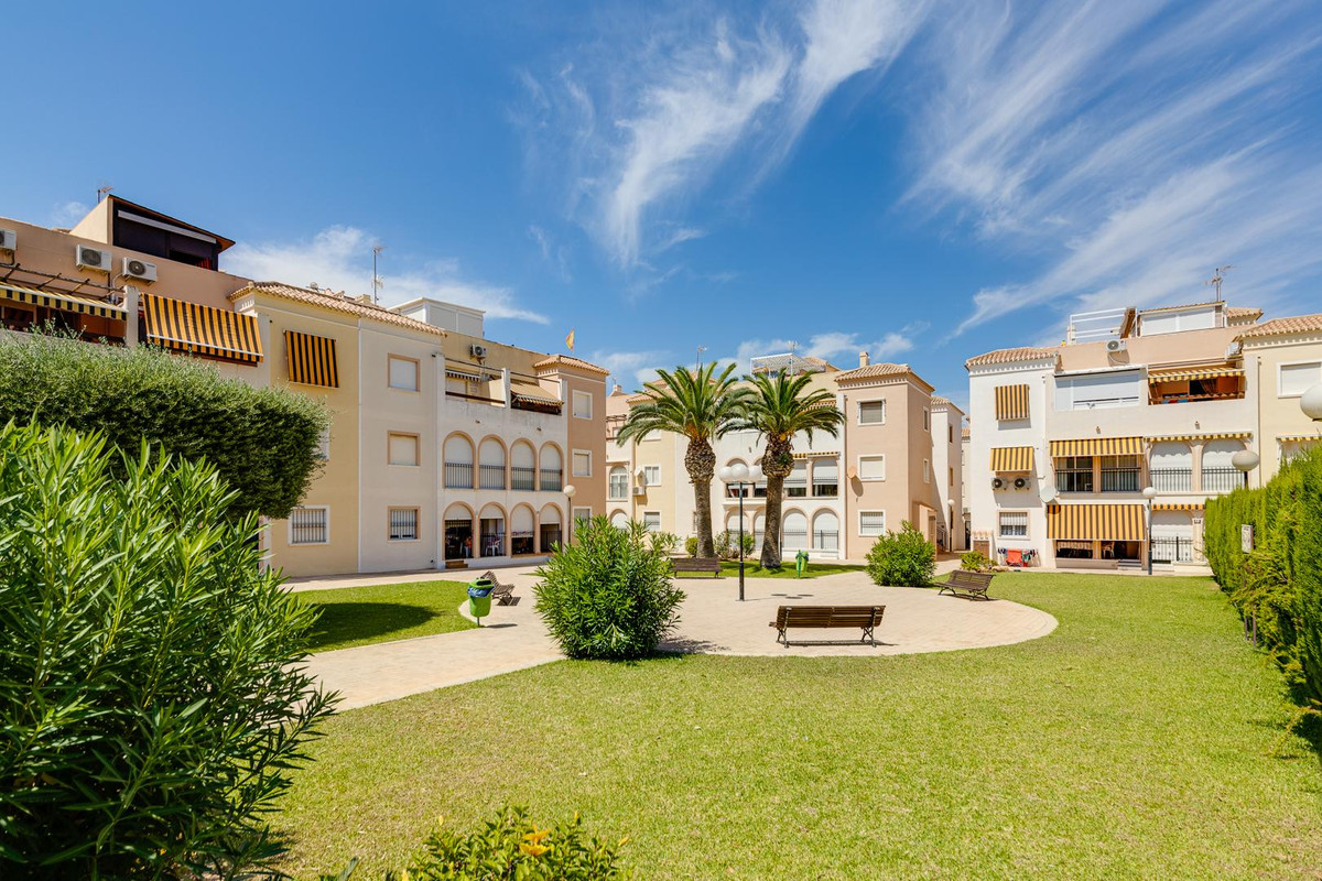 2 Bed Townhouse for sale in Torrevieja Costa Blanca, Alicante, Spain