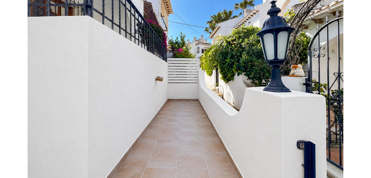 2 Bed Townhouse for sale in Torrevieja Costa Blanca, Alicante, Spain
