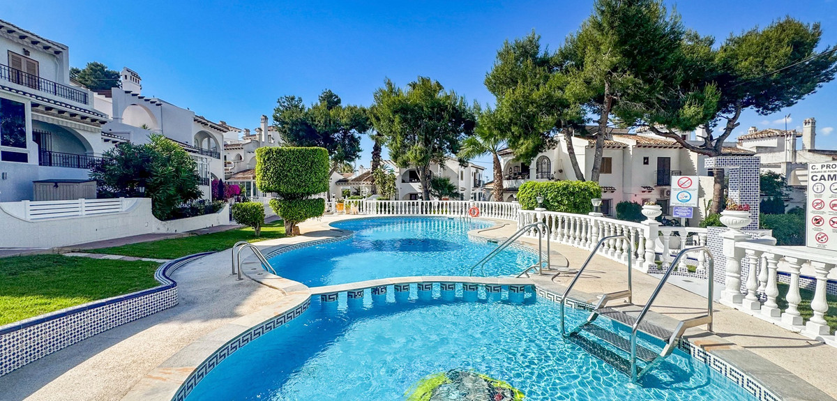 2 Bed Townhouse for sale in Torrevieja Costa Blanca, Alicante, Spain