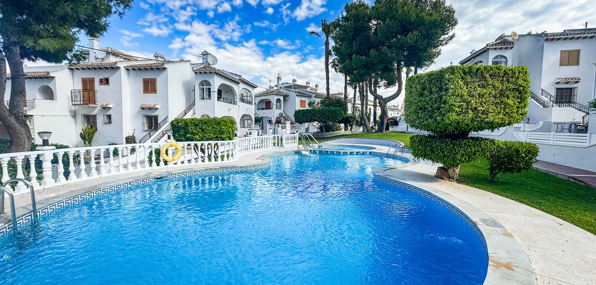 2 Bed Townhouse for sale in Torrevieja Costa Blanca, Alicante, Spain