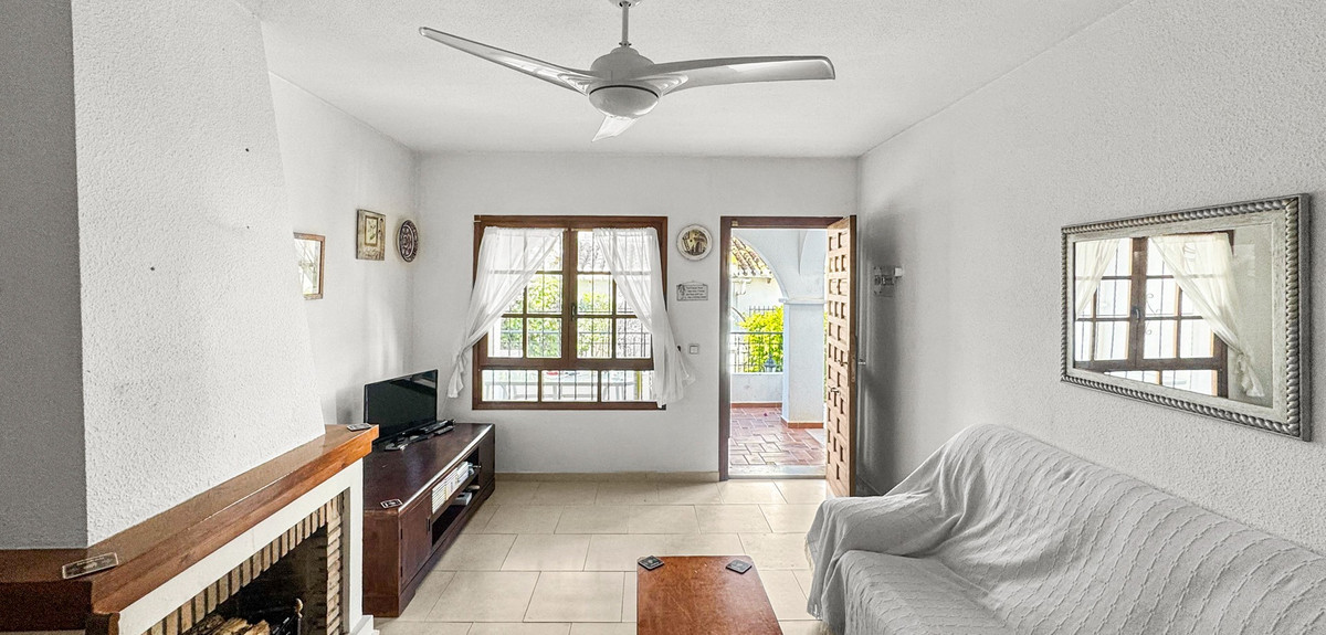 2 Bed Townhouse for sale in Torrevieja Costa Blanca, Alicante, Spain