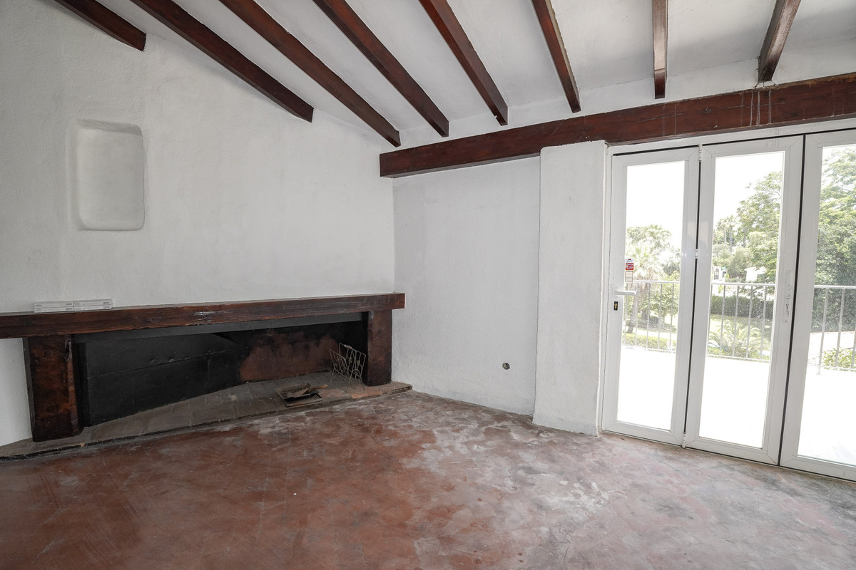4 Bed Townhouse for sale in Nueva Andalucía Costa Del Sol, Málaga, Spain