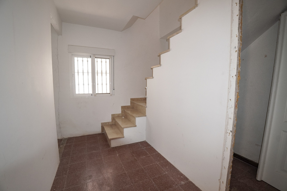 4 Bed Townhouse for sale in Nueva Andalucía Costa Del Sol, Málaga, Spain