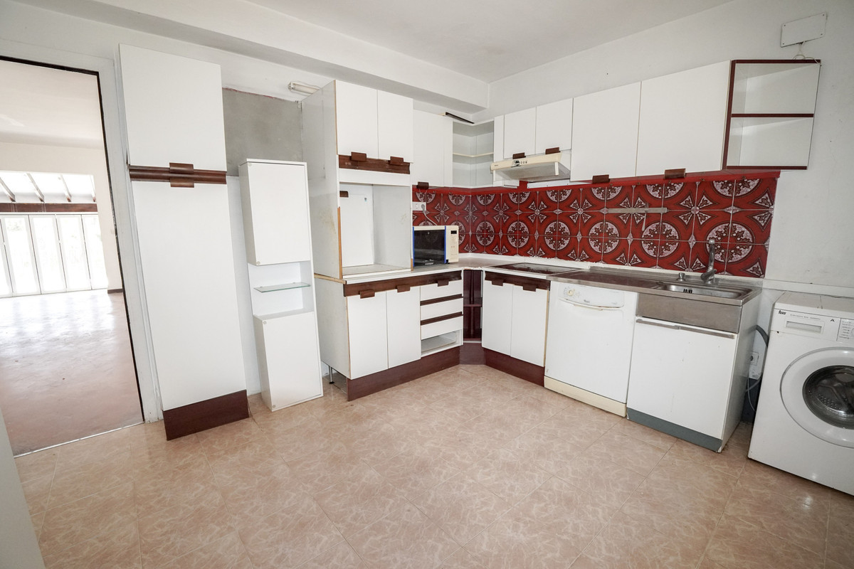 4 Bed Townhouse for sale in Nueva Andalucía Costa Del Sol, Málaga, Spain
