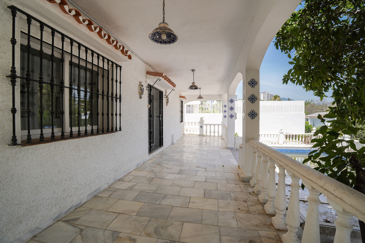 4 Bed Townhouse for sale in Nueva Andalucía Costa Del Sol, Málaga, Spain