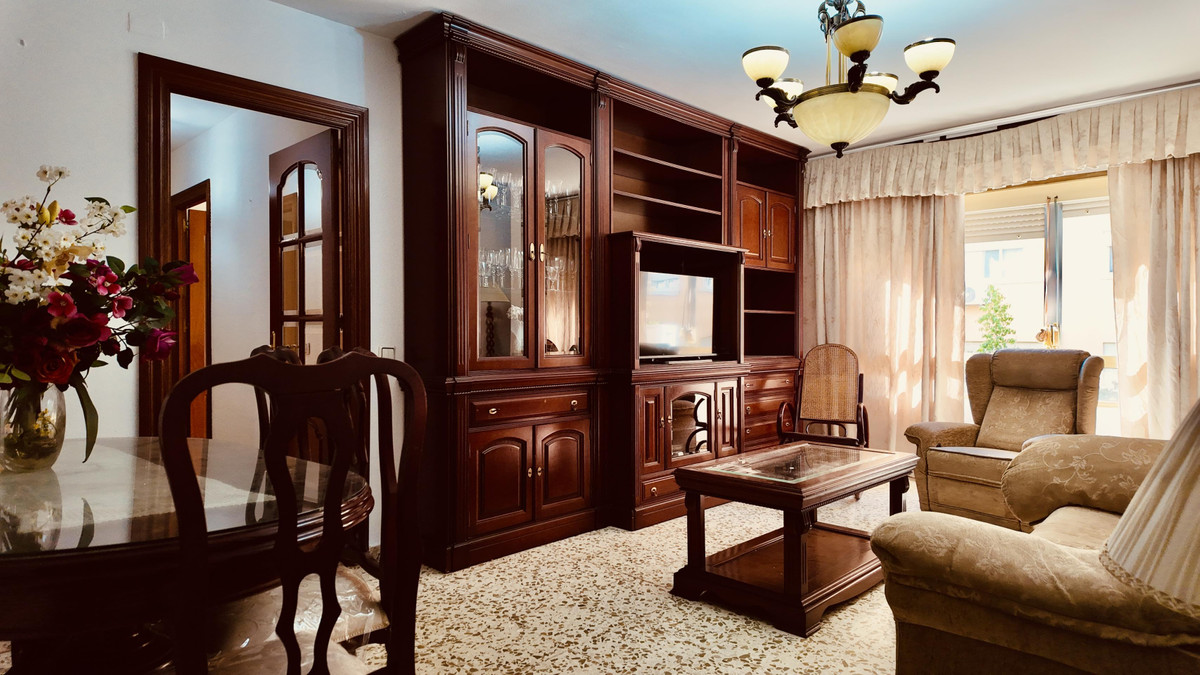 Se vende Apartamento Planta Media de 4 dormitorios en Costa Del Sol, Málaga, España