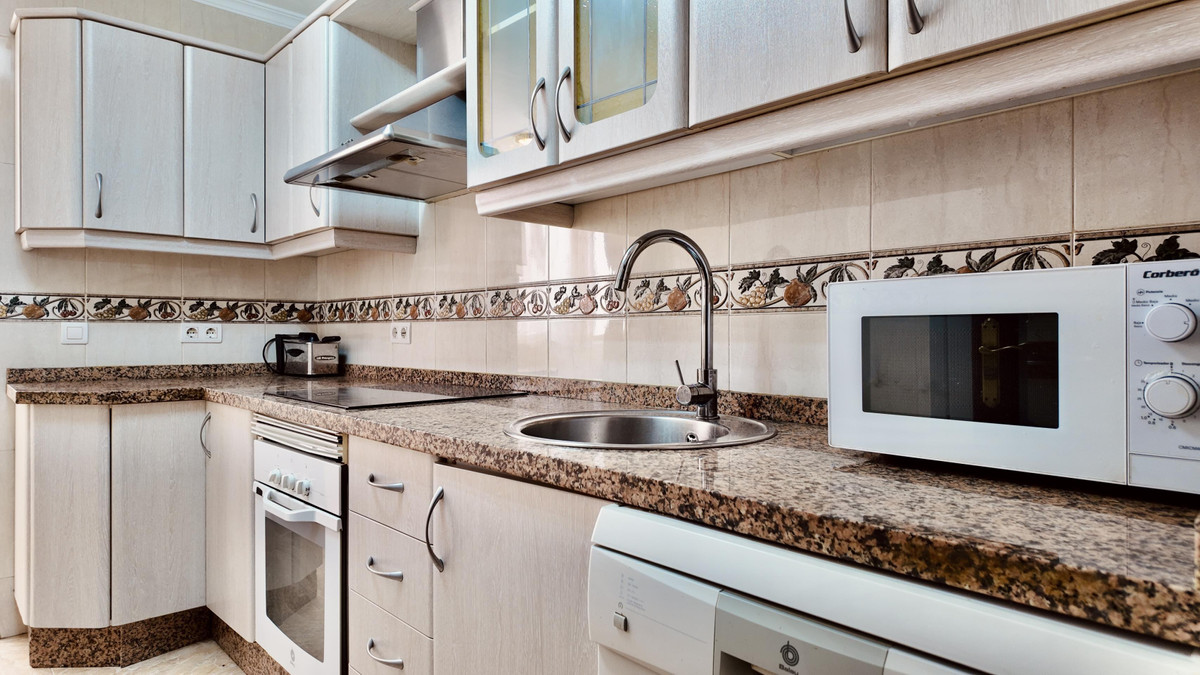Se vende Apartamento Planta Media de 4 dormitorios en Costa Del Sol, Málaga, España