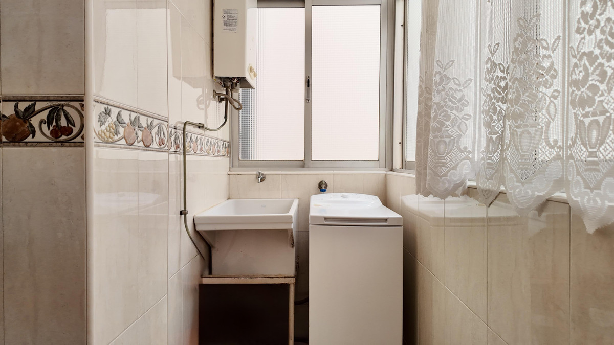 Se vende Apartamento Planta Media de 4 dormitorios en Costa Del Sol, Málaga, España