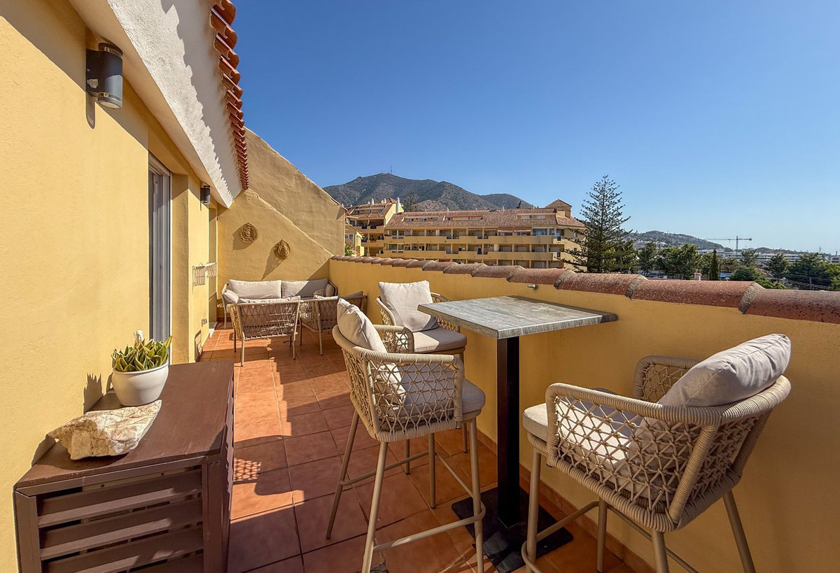 2 Bed Apartment for sale in Torreblanca Costa Del Sol, Málaga, Spain