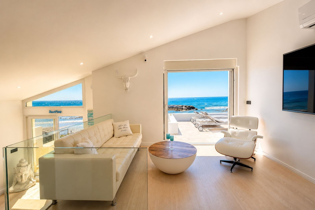 4 Bed Townhouse for sale in Estepona Costa Del Sol, Málaga, Spain