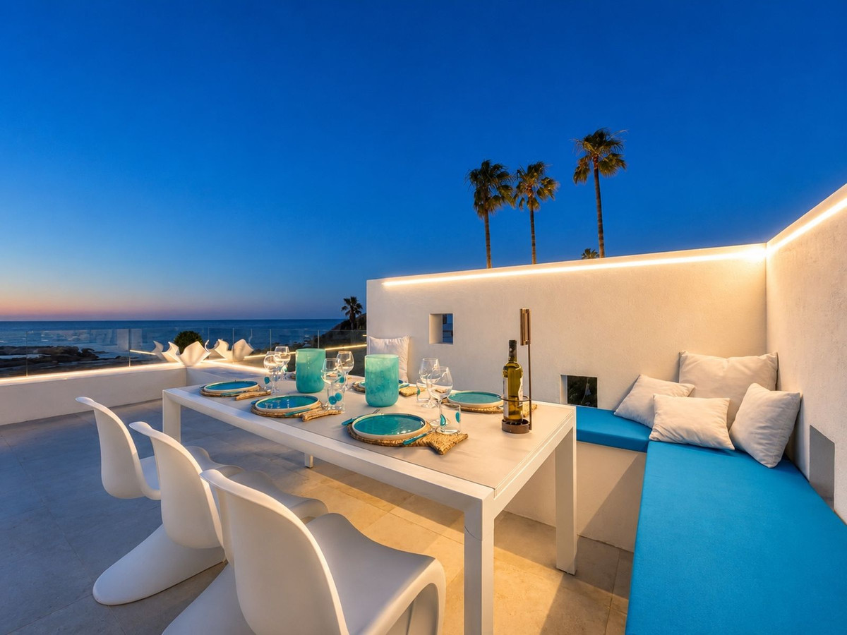 4 Bed Townhouse for sale in Estepona Costa Del Sol, Málaga, Spain
