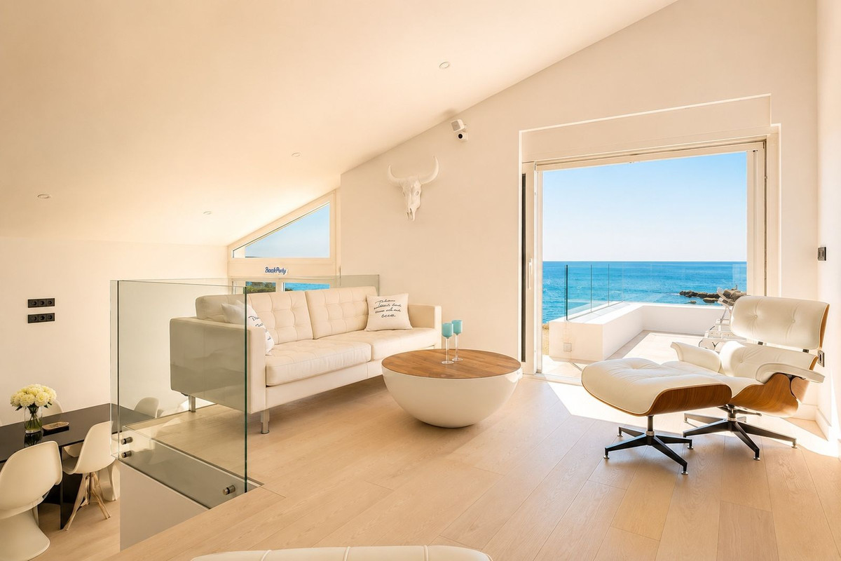 4 Bed Townhouse for sale in Estepona Costa Del Sol, Málaga, Spain