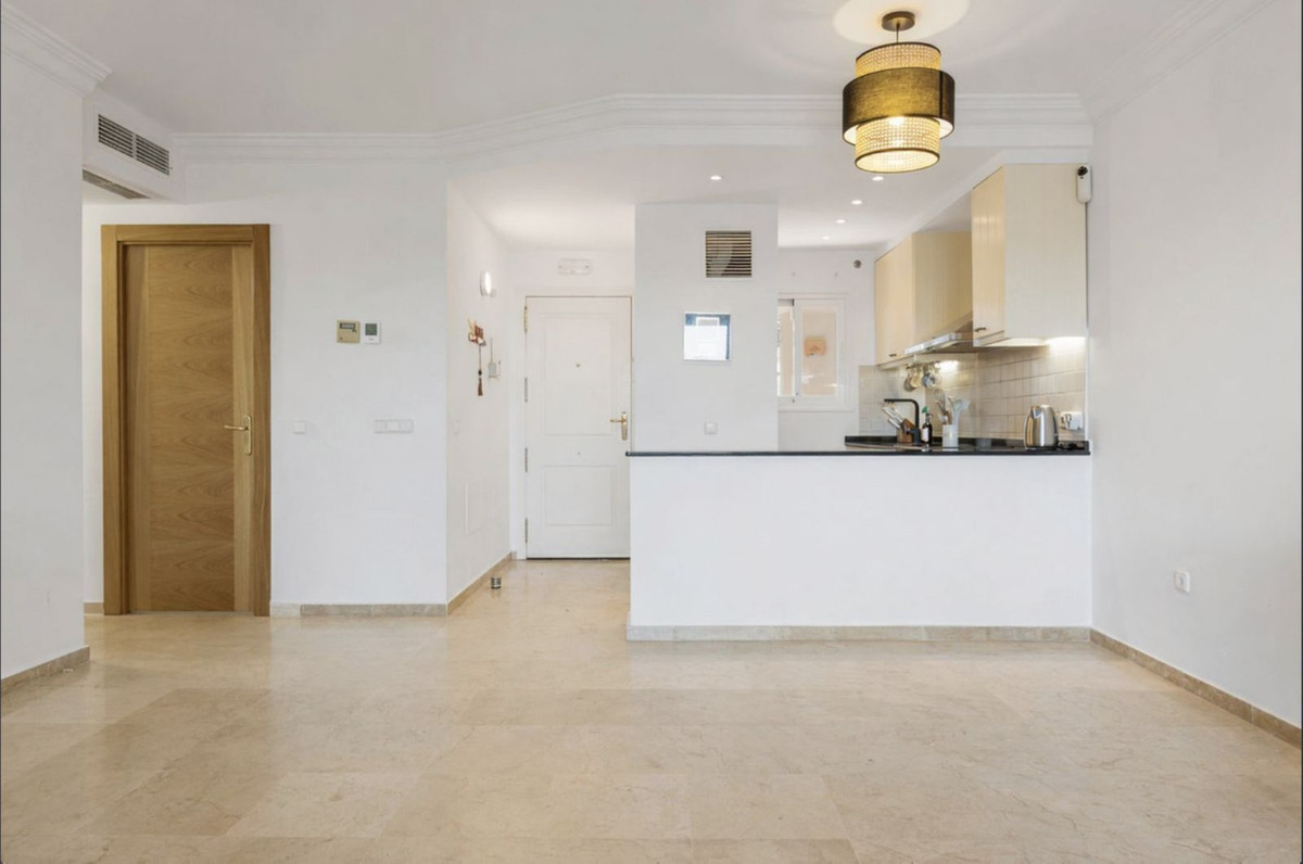 3 Bed Apartment for sale in Estepona Costa Del Sol, Málaga, Spain