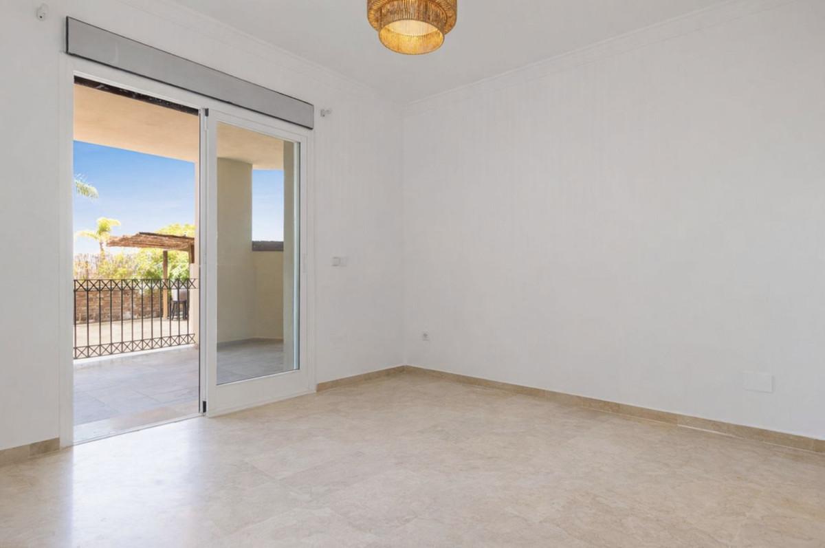 3 Bed Apartment for sale in Estepona Costa Del Sol, Málaga, Spain