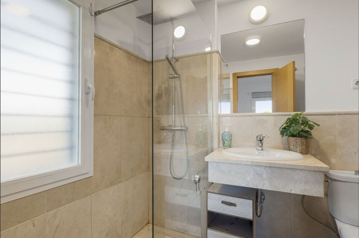 3 Bed Apartment for sale in Estepona Costa Del Sol, Málaga, Spain