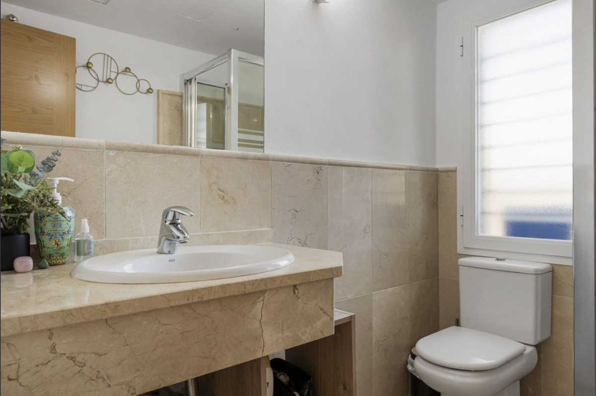 3 Bed Apartment for sale in Estepona Costa Del Sol, Málaga, Spain