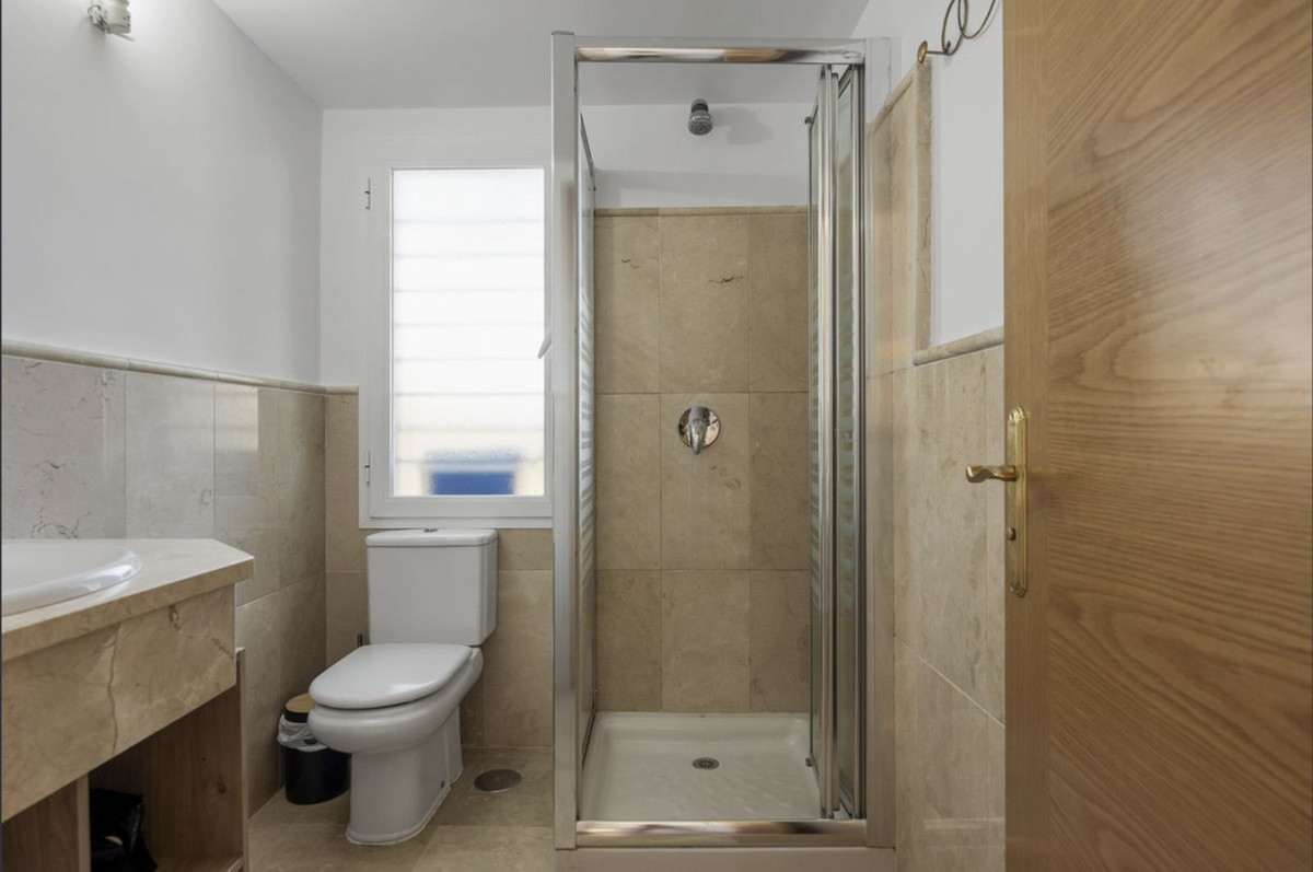 3 Bed Apartment for sale in Estepona Costa Del Sol, Málaga, Spain