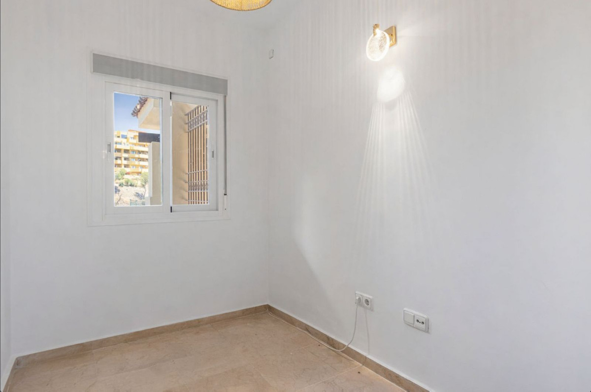 3 Bed Apartment for sale in Estepona Costa Del Sol, Málaga, Spain