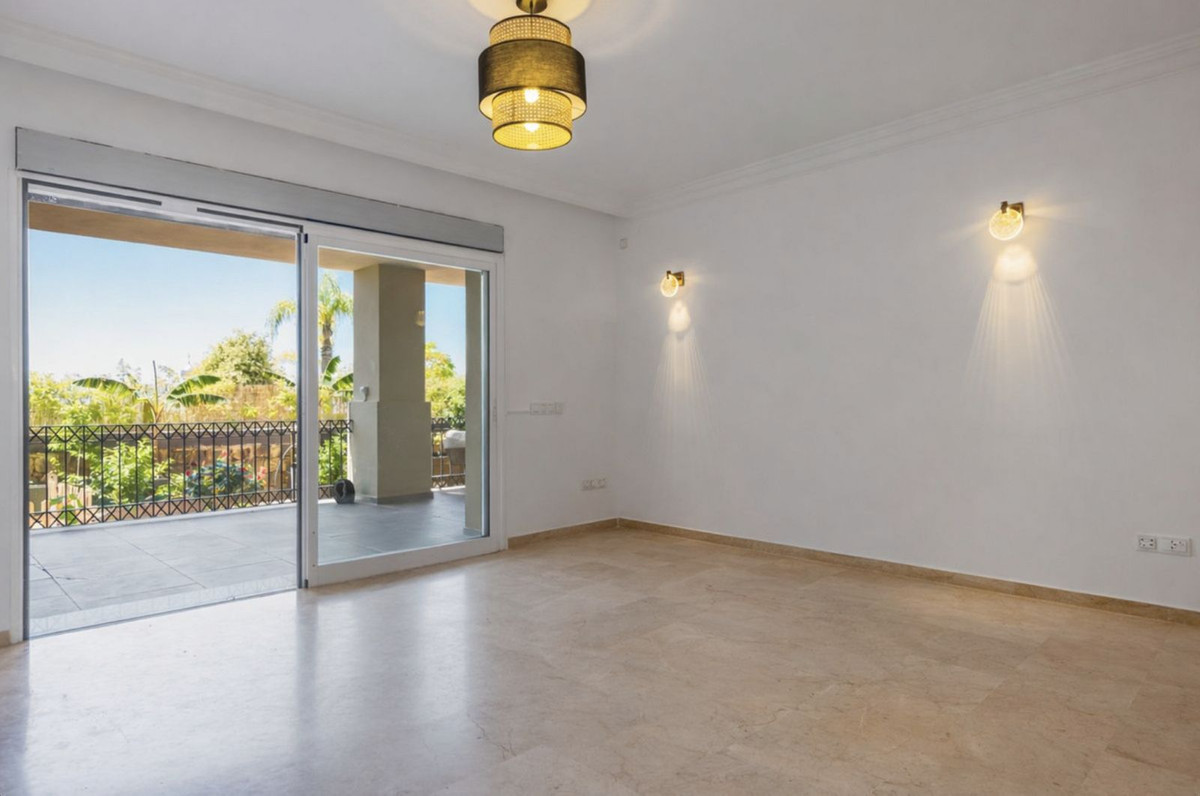 3 Bed Apartment for sale in Estepona Costa Del Sol, Málaga, Spain