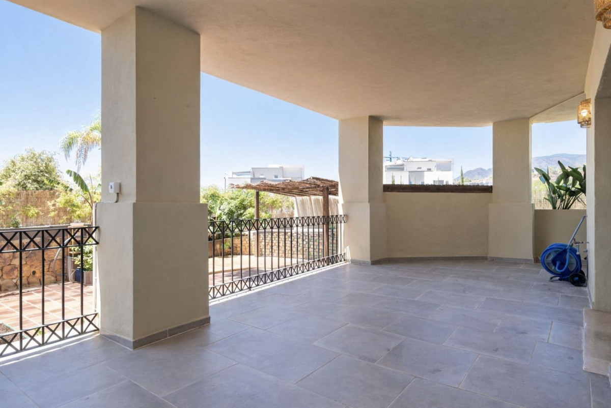 3 Bed Apartment for sale in Estepona Costa Del Sol, Málaga, Spain