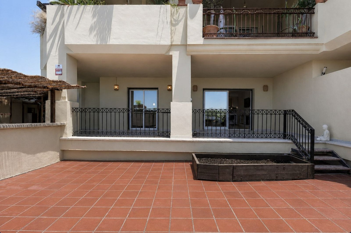 3 Bed Apartment for sale in Estepona Costa Del Sol, Málaga, Spain