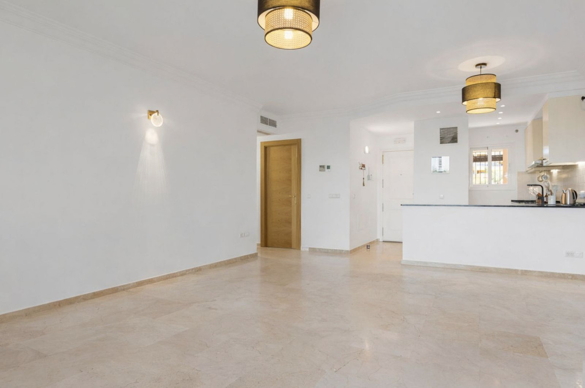 3 Bed Apartment for sale in Estepona Costa Del Sol, Málaga, Spain