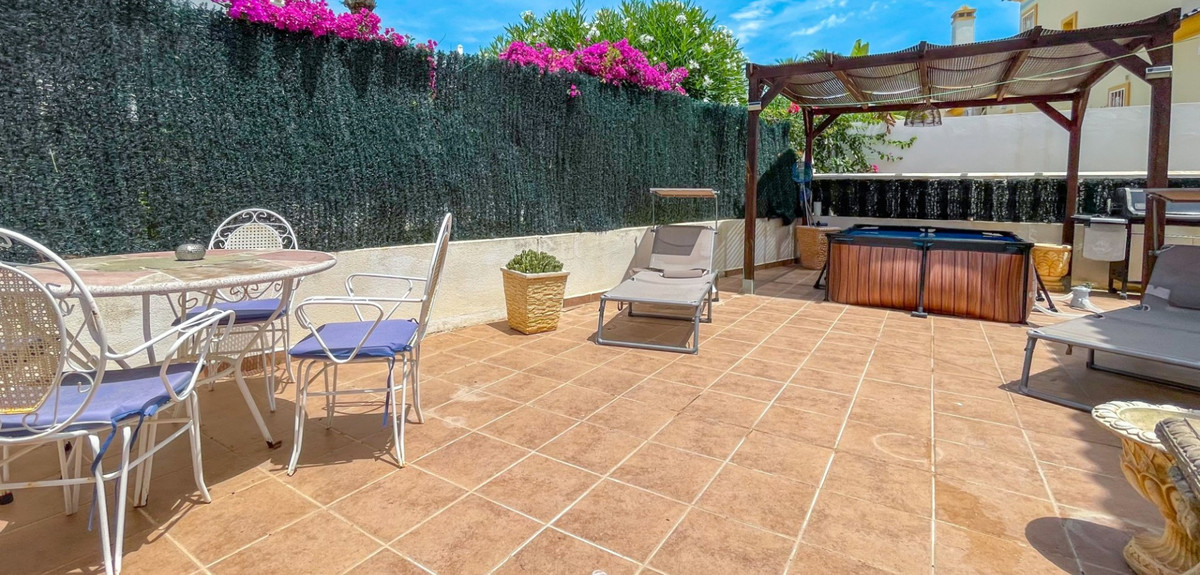 4 Bed Townhouse for sale in La Rioja Costa Blanca, Alicante, Spain