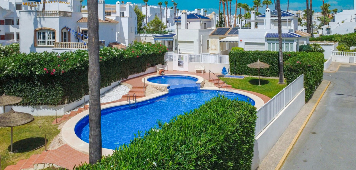 4 Bed Townhouse for sale in La Rioja Costa Blanca, Alicante, Spain