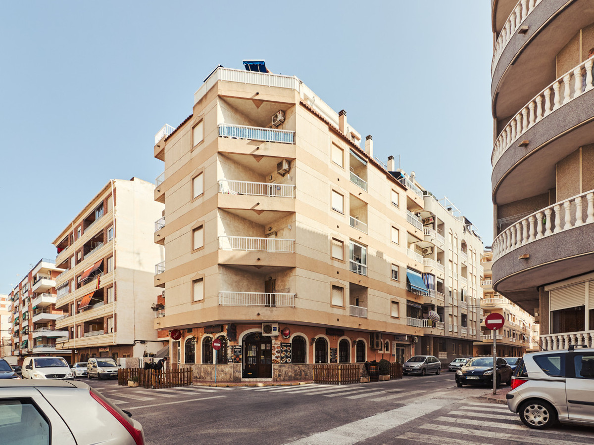 2 Bed Apartment for sale in Torrevieja Costa Blanca, Alicante, Spain