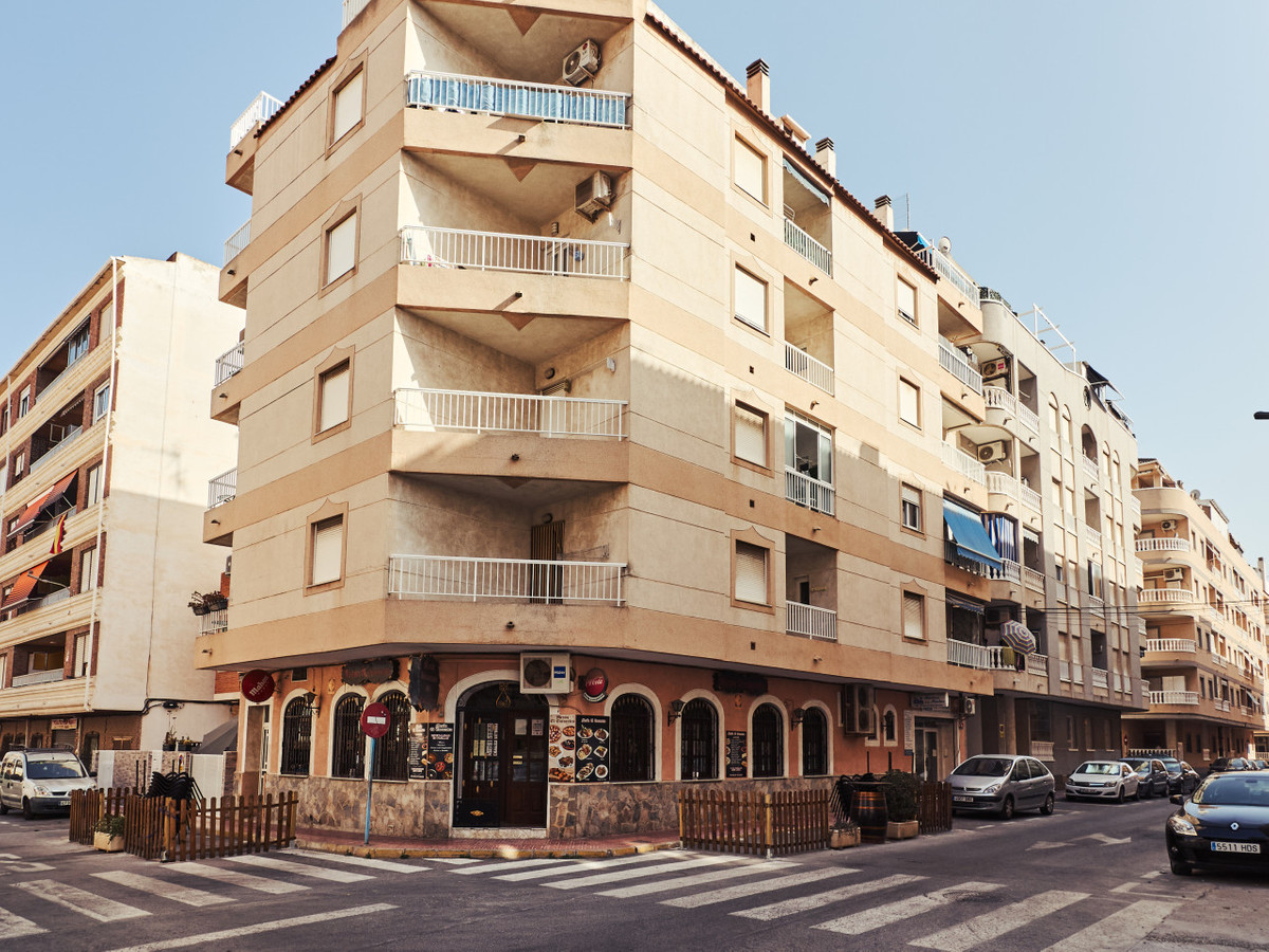 2 Bed Apartment for sale in Torrevieja Costa Blanca, Alicante, Spain
