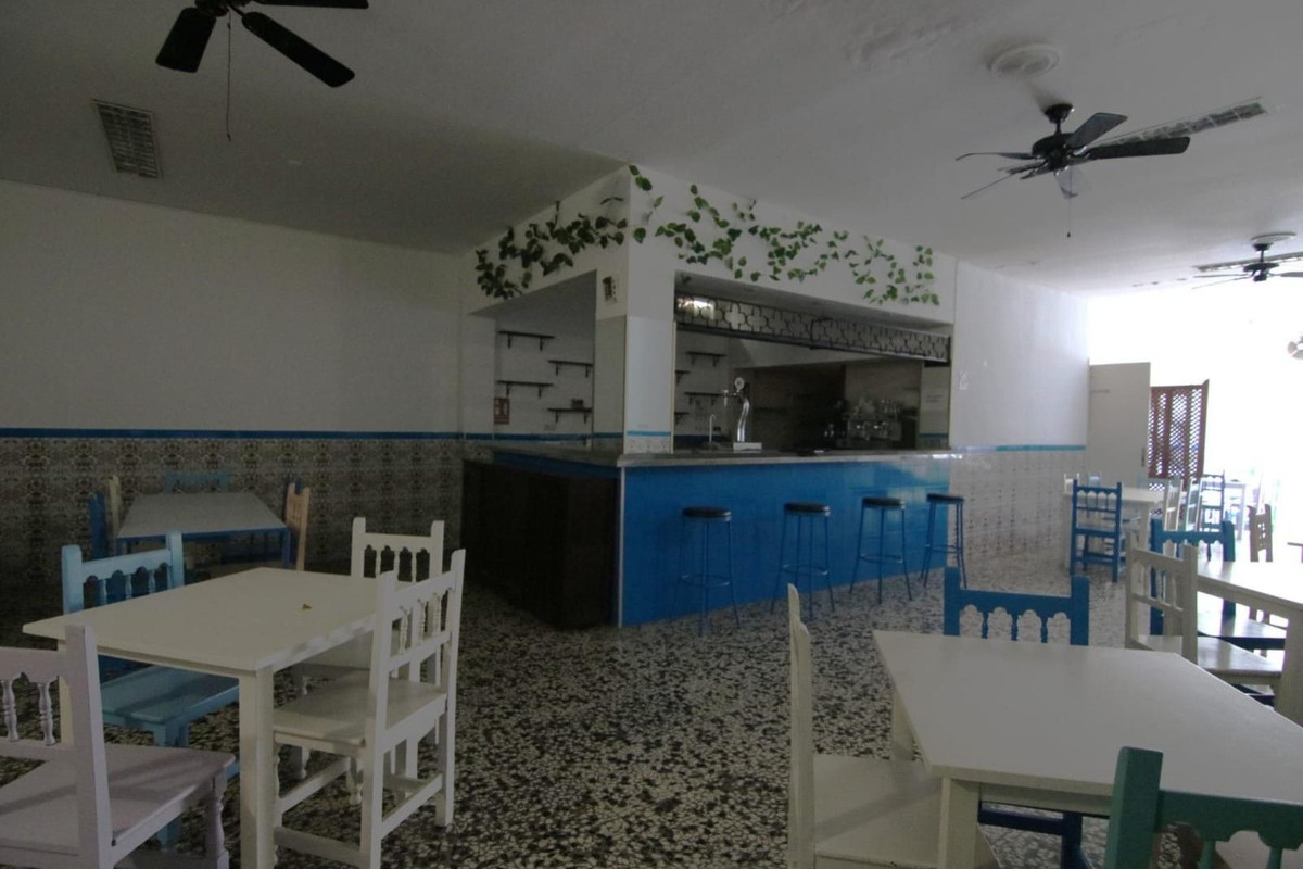 1 Bed Commercial unit for sale in Fuengirola Costa Del Sol, Málaga, Spain