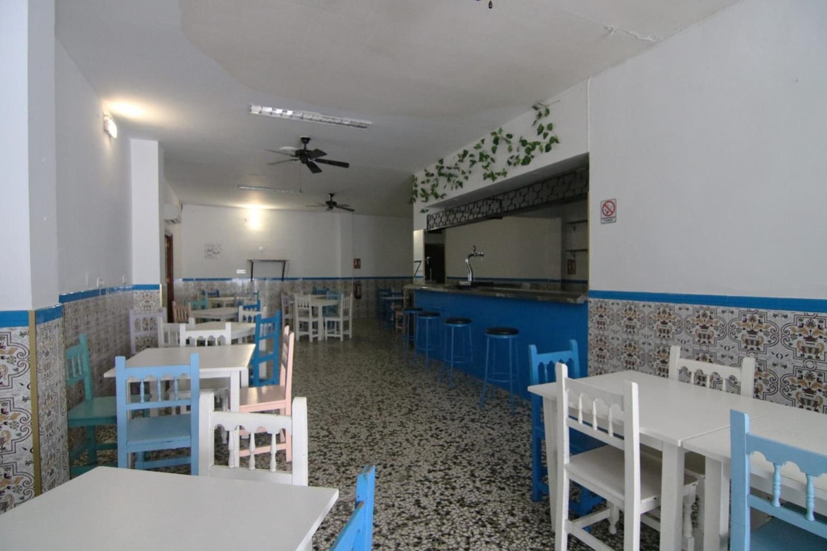 1 Bed Commercial unit for sale in Fuengirola Costa Del Sol, Málaga, Spain