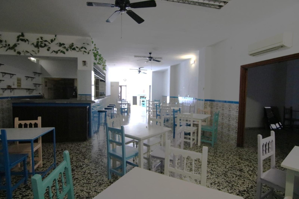 1 Bed Commercial unit for sale in Fuengirola Costa Del Sol, Málaga, Spain
