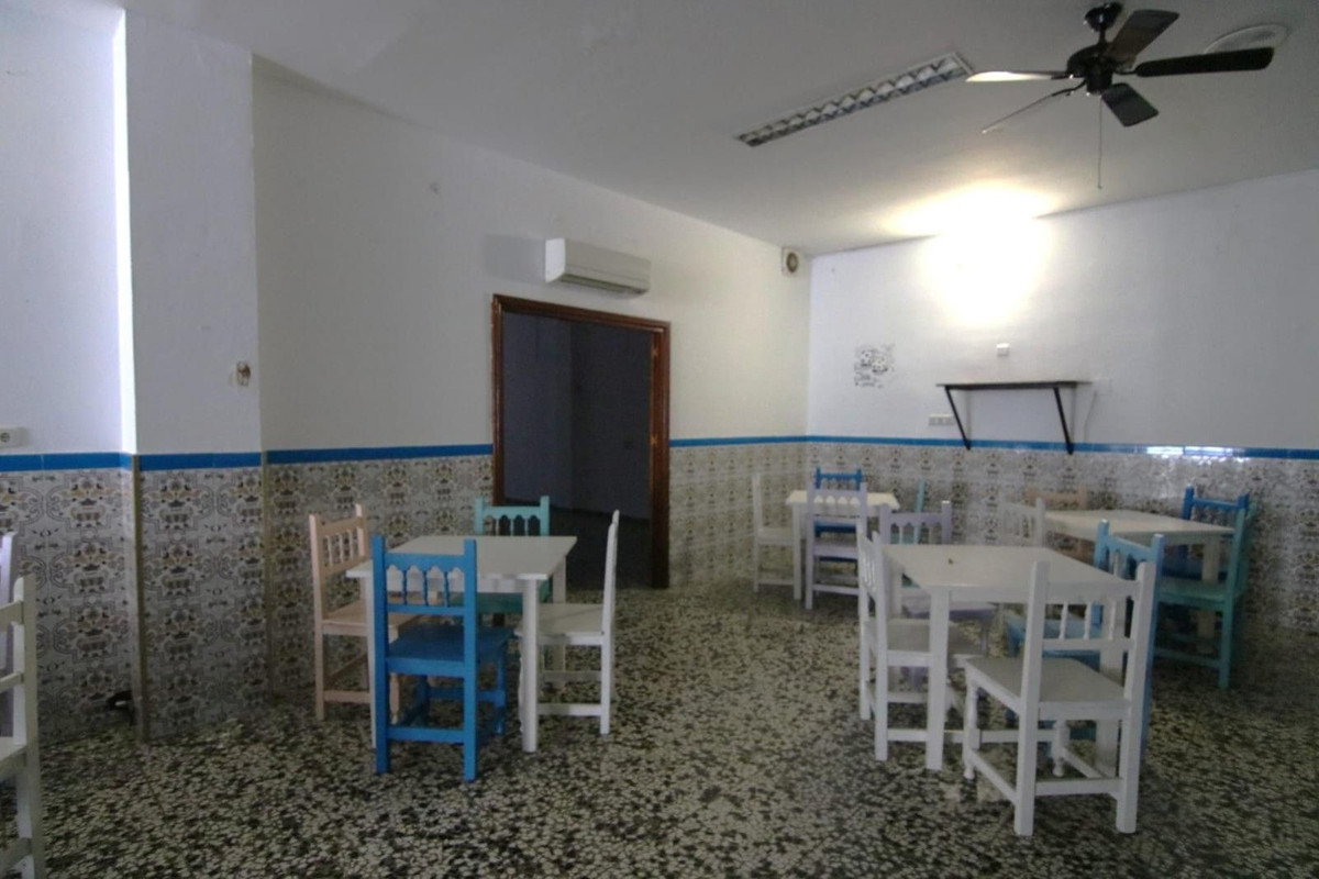 1 Bed Commercial unit for sale in Fuengirola Costa Del Sol, Málaga, Spain