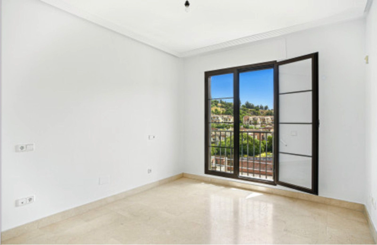 4 Bed Townhouse for sale in Benahavís Costa Del Sol, Málaga, Spain