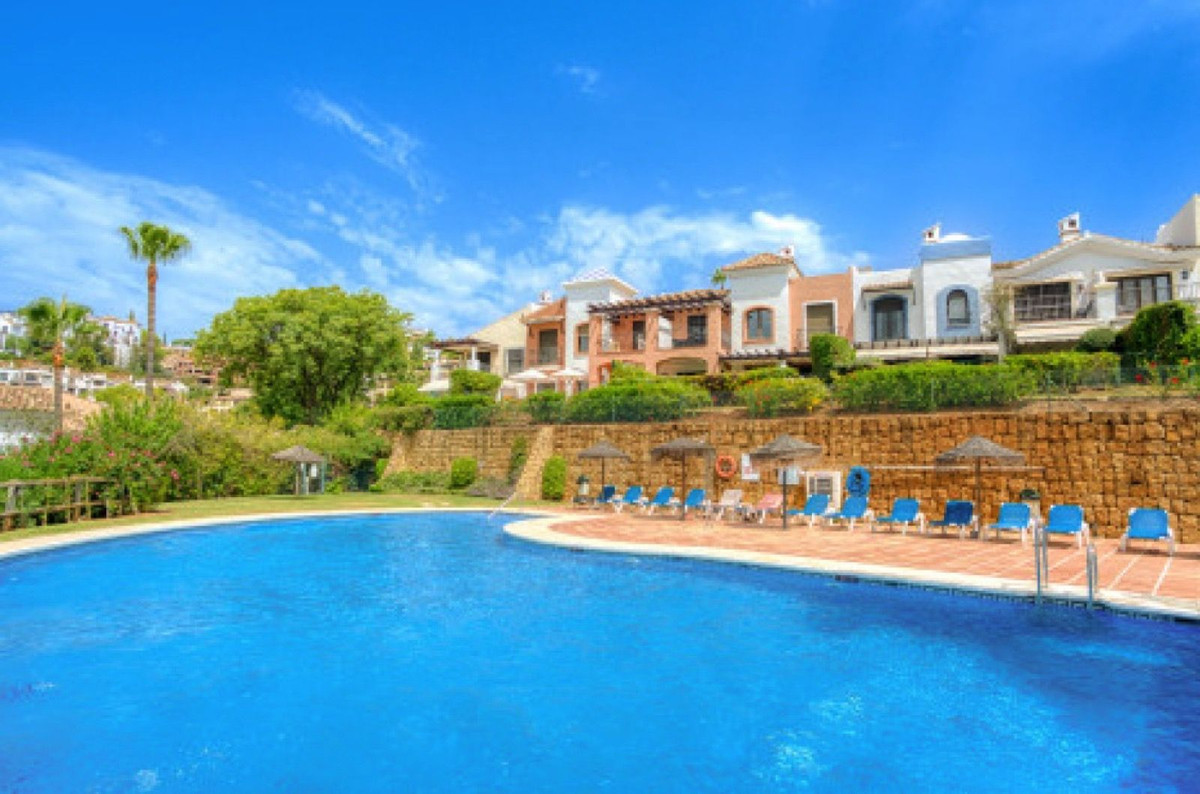4 Bed Townhouse for sale in Benahavís Costa Del Sol, Málaga, Spain