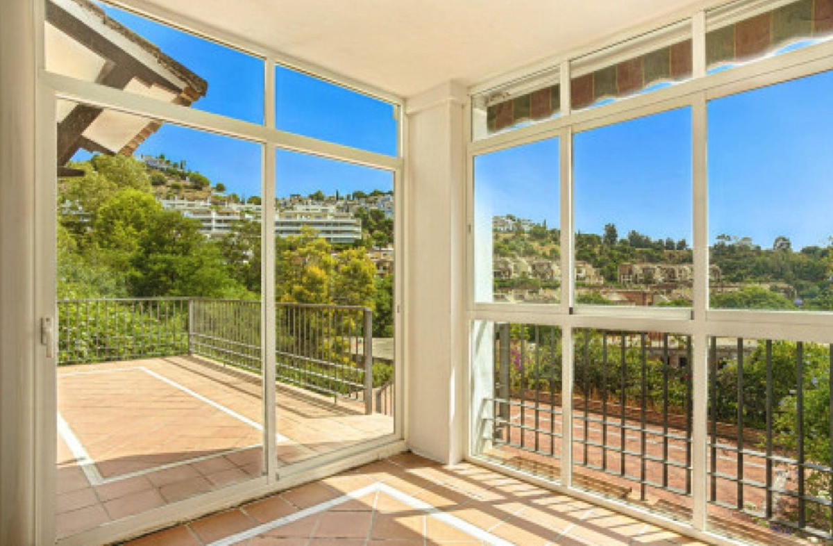 4 Bed Townhouse for sale in Benahavís Costa Del Sol, Málaga, Spain