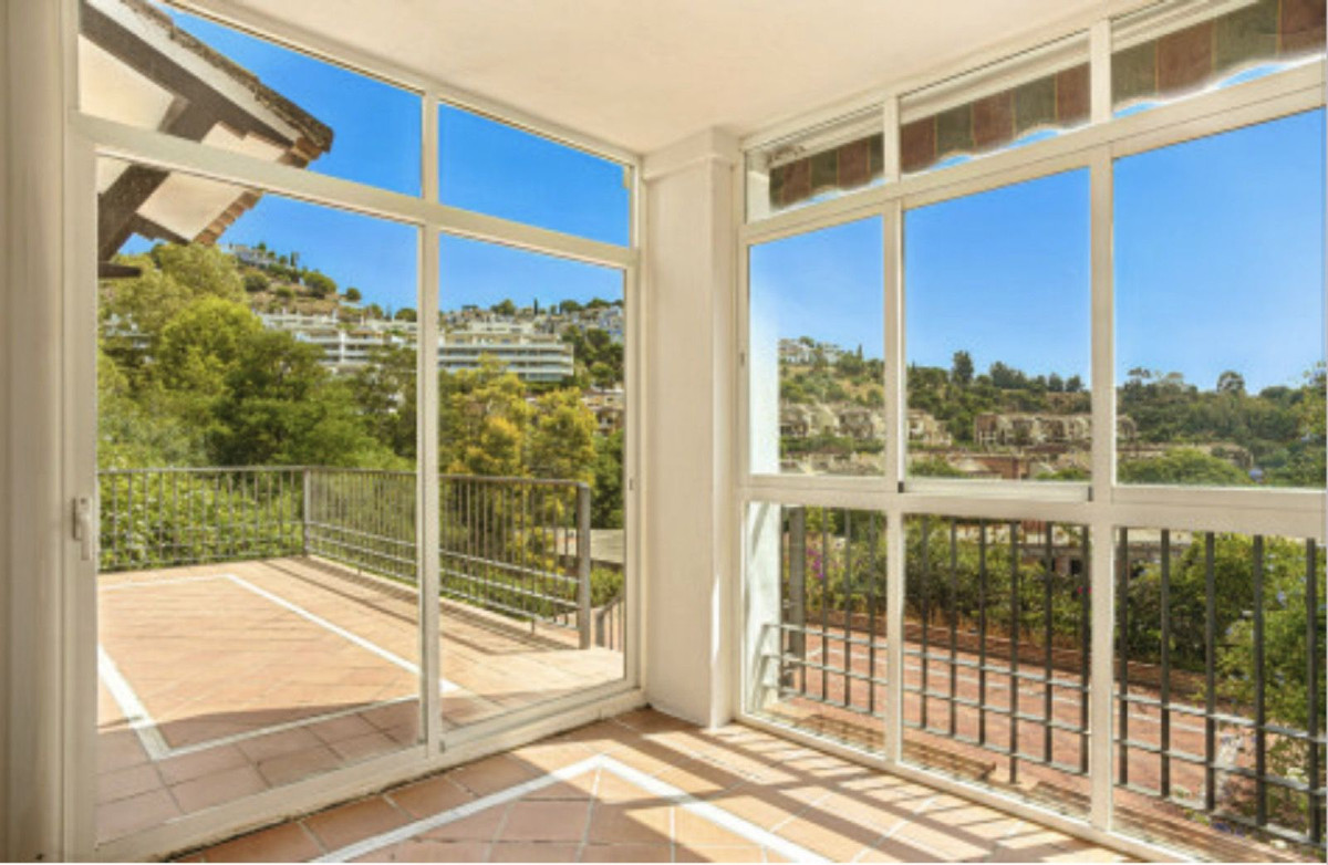 4 Bed Townhouse for sale in Benahavís Costa Del Sol, Málaga, Spain