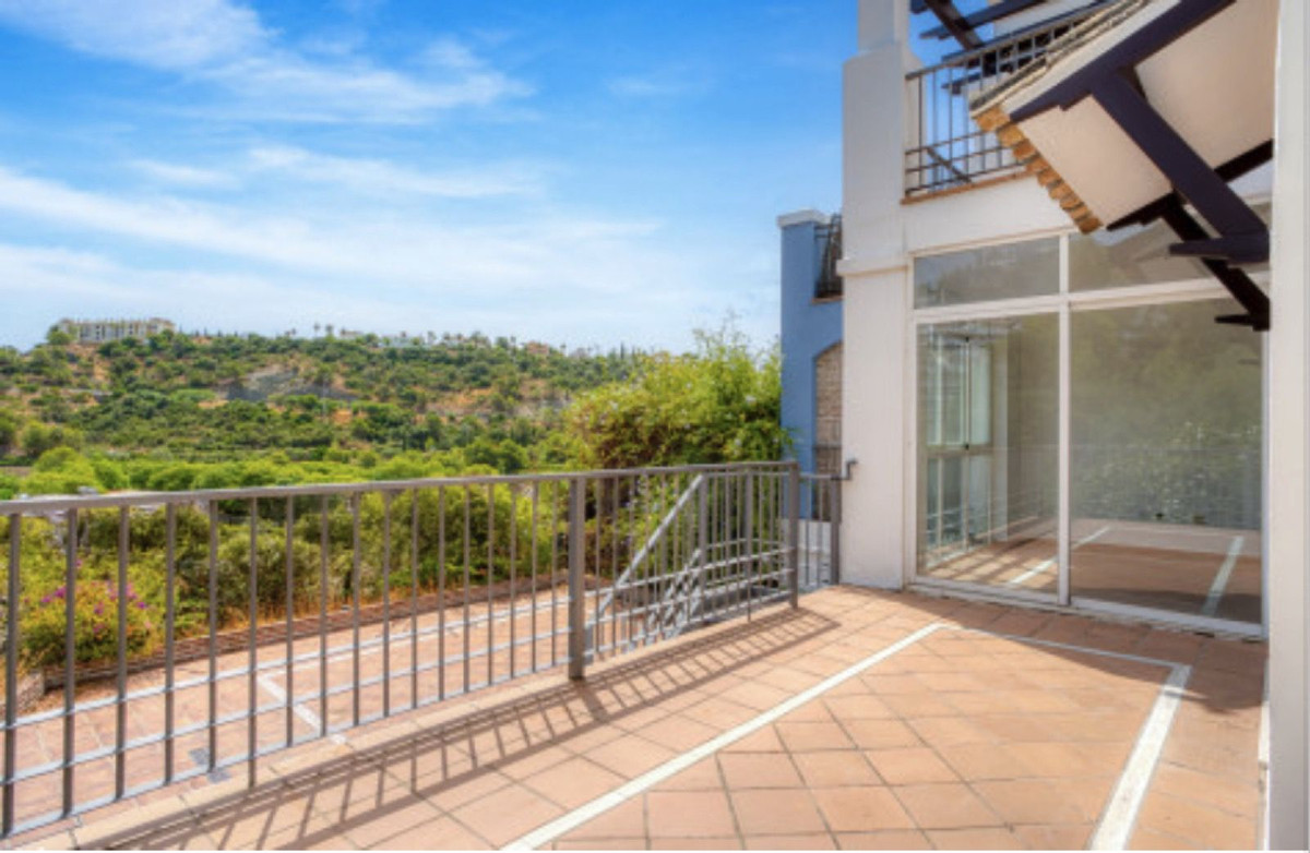 4 Bed Townhouse for sale in Benahavís Costa Del Sol, Málaga, Spain