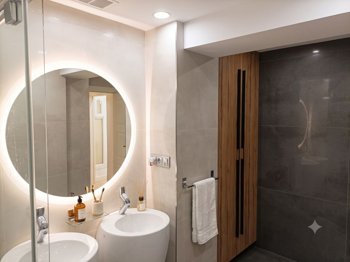 Se vende Apartamento Planta Media de 3 dormitorios en Costa Del Sol, Málaga, España