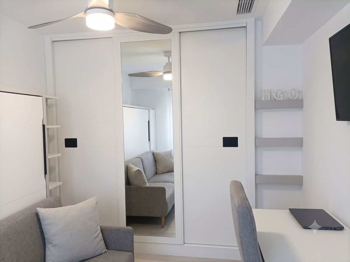 Se vende Apartamento Planta Media de 3 dormitorios en Costa Del Sol, Málaga, España
