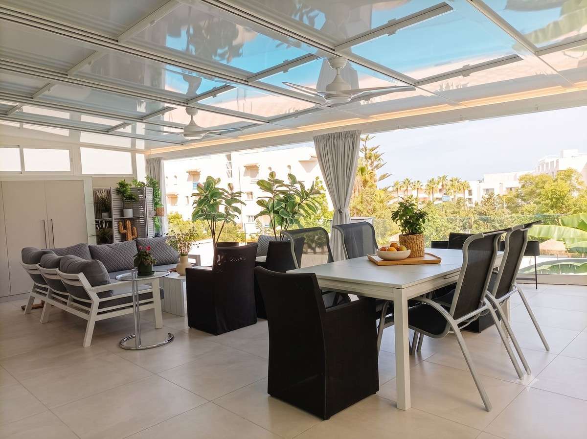 Se vende Apartamento Planta Media de 3 dormitorios en Costa Del Sol, Málaga, España