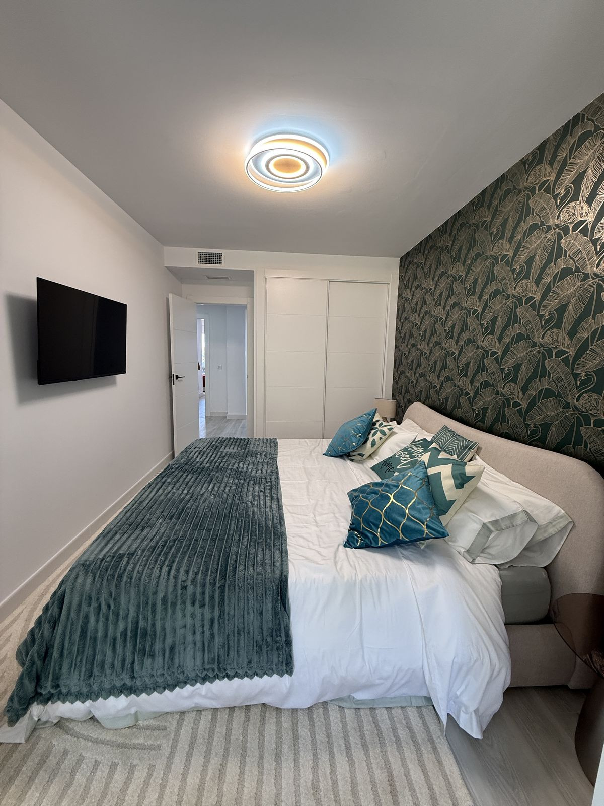 3 Bed Apartment for sale in La Quinta Costa Del Sol, Málaga, Spain