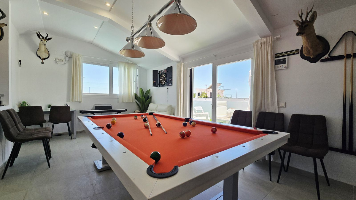 4 Bed Apartment for sale in San Pedro De Alcántara Costa Del Sol, Málaga, Spain