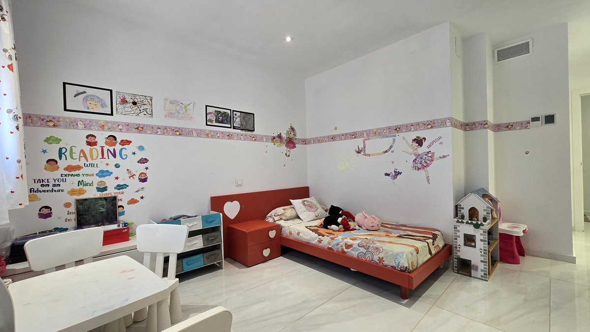 4 Bed Apartment for sale in San Pedro De Alcántara Costa Del Sol, Málaga, Spain