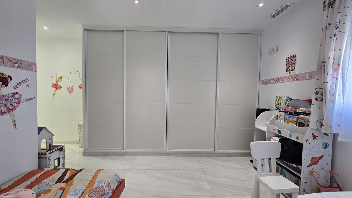 4 Bed Apartment for sale in San Pedro De Alcántara Costa Del Sol, Málaga, Spain