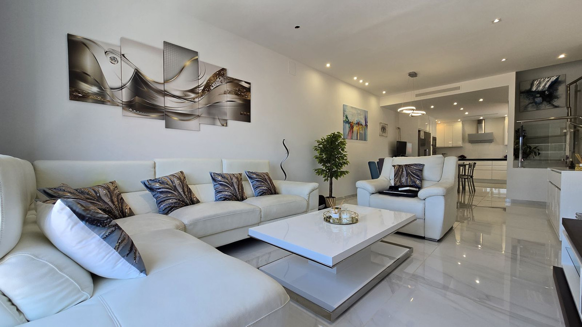 4 Bed Apartment for sale in San Pedro De Alcántara Costa Del Sol, Málaga, Spain