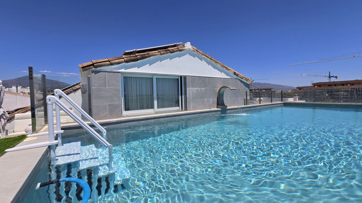 4 Bed Apartment for sale in San Pedro De Alcántara Costa Del Sol, Málaga, Spain